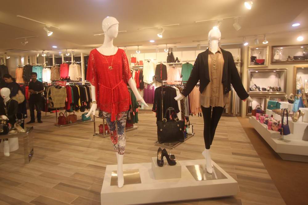 Adeel Mumtaz Project Management » LIMELIGHT OUTLET MM ALAM ROAD, LAHORE